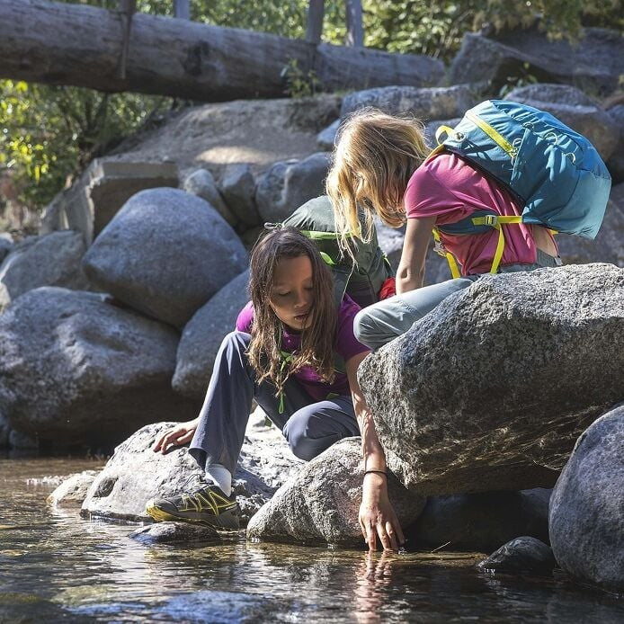 Osprey Jet 12L Kids Hiking Backpack (Blue Spikemoss) 🌱